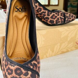 Sofft Leopard print heels, Women’s 8